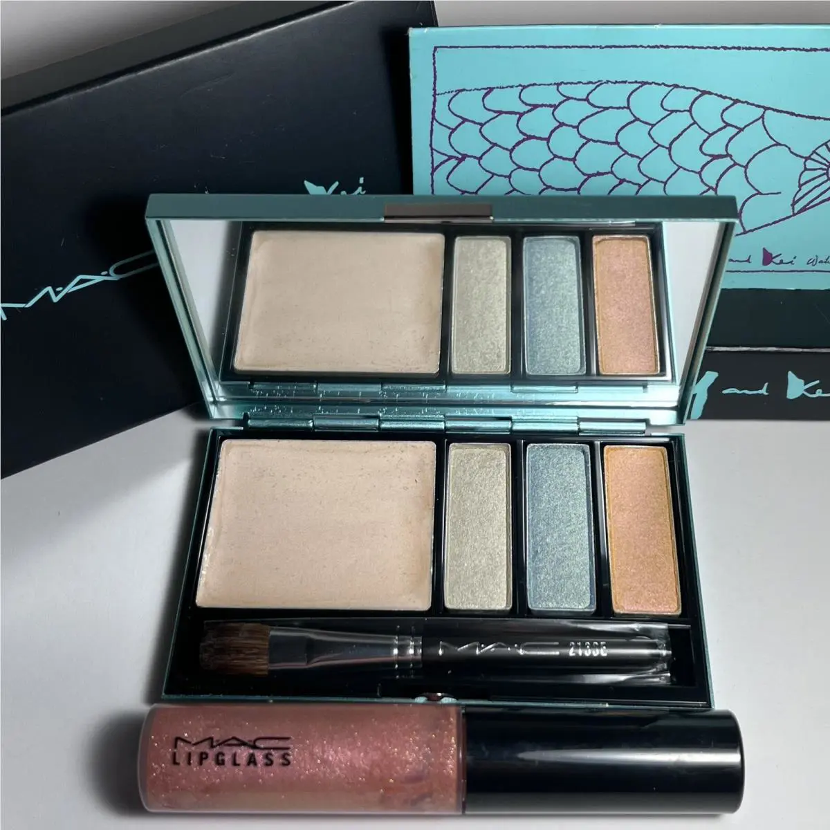 Mac Y Kei Face Cream Colour Base + Eyeshadow Palette Lipglass Set
