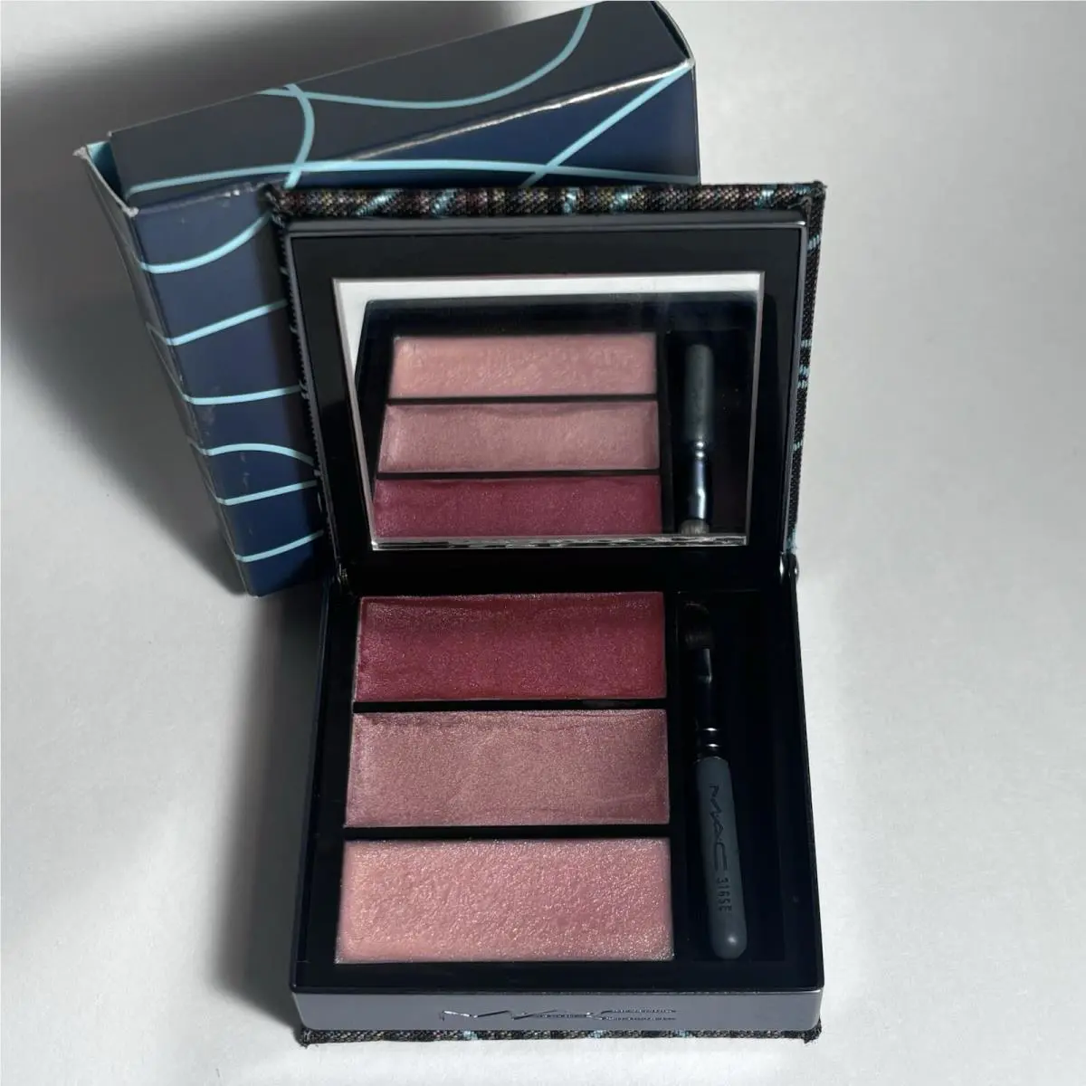 Mac 3 Pink Lips Lipstick Gloss Palette Novel Twist with High Strung