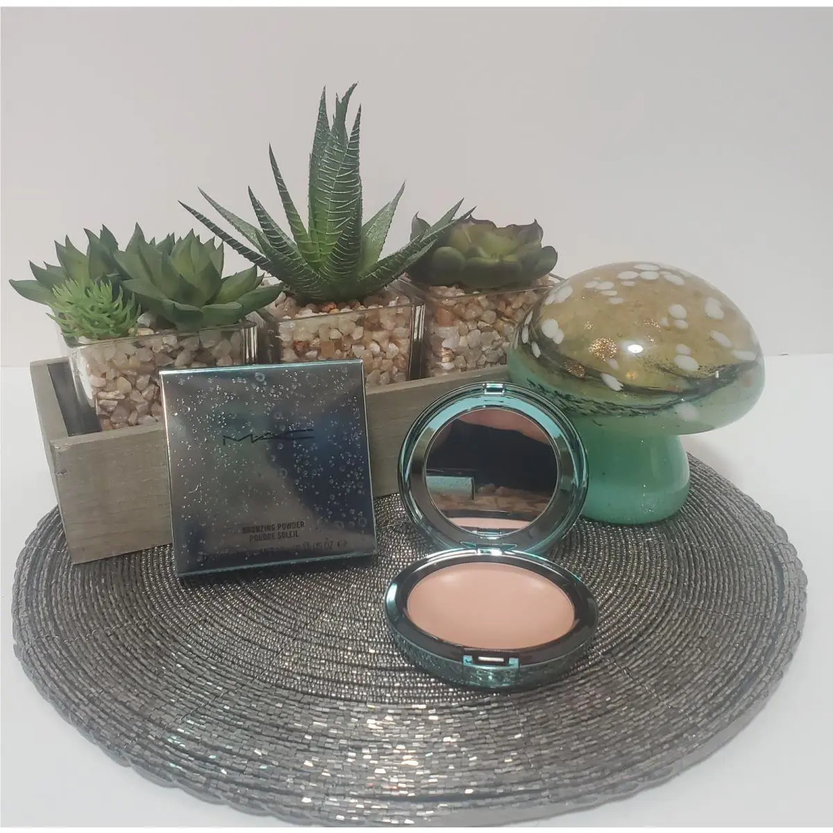 Mac Golden Bronzing Powder Alluring Aquatic Bronzer Htf