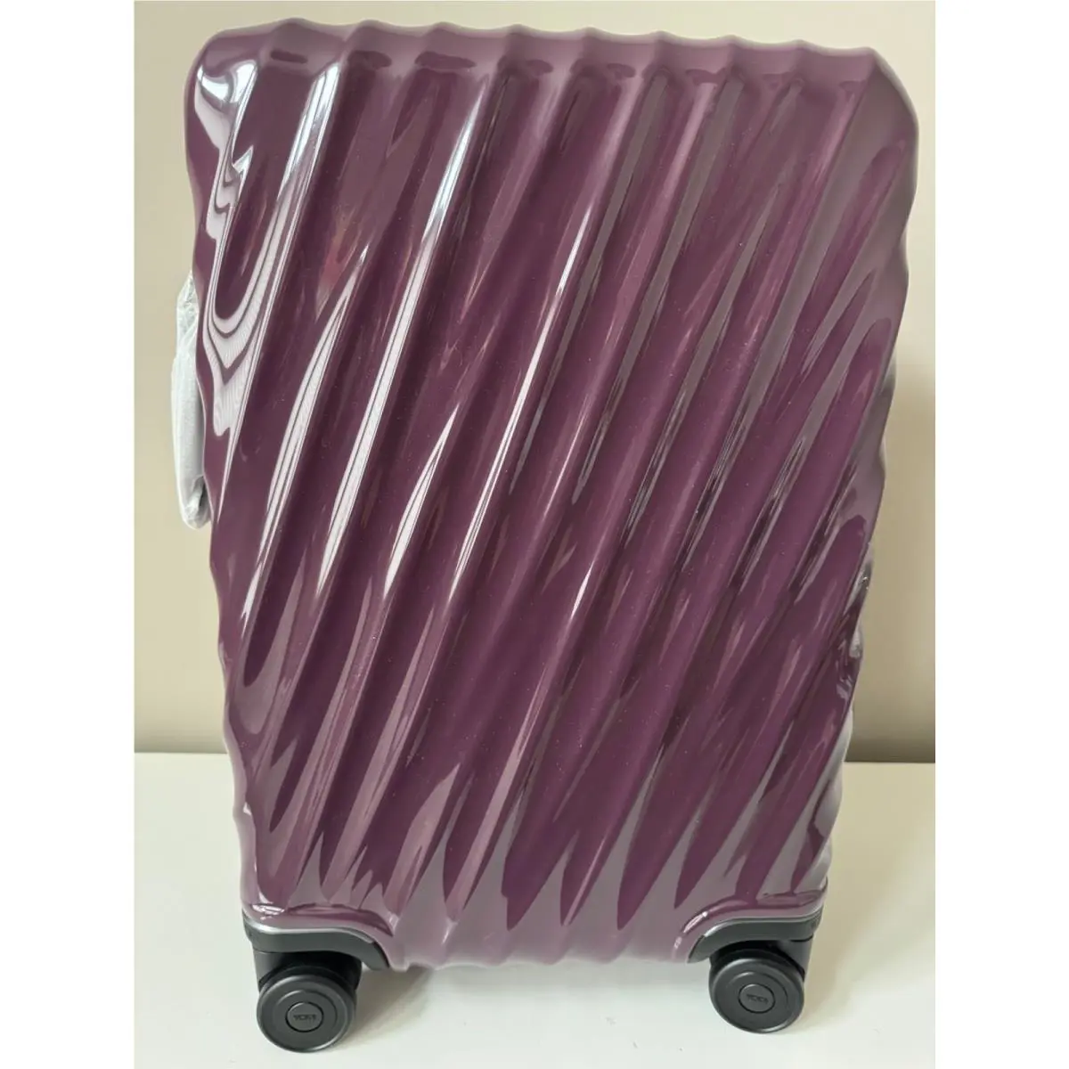 Tumi 19 Degree International Expandable 4 Wheeled Carry-on 139683-405E Deep Plum