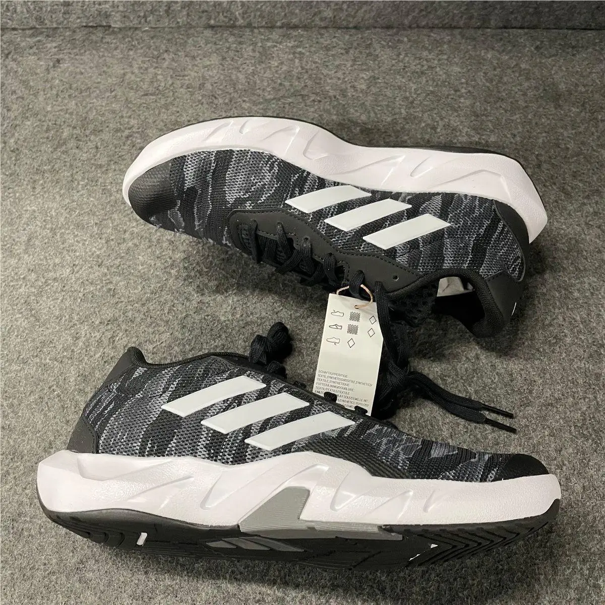 Adidas shoes - VS171627 - vs-171627 - Black (UPC: 197611387443) 3