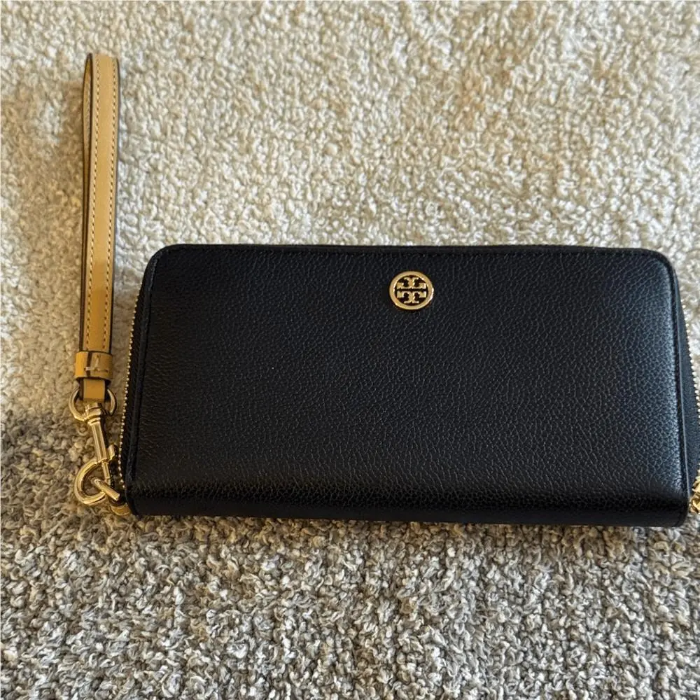 Tory Burch Robinson Pebble Zip Continental Wallet Leather Wristlet Black