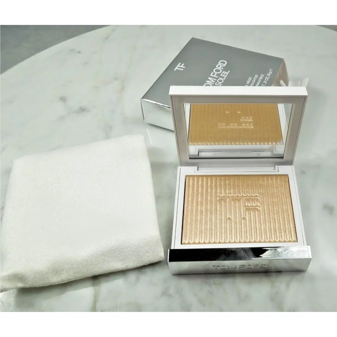 Limited Edition Tom Ford Soleil Neige Glow Highlighter - Gran Paradis 02