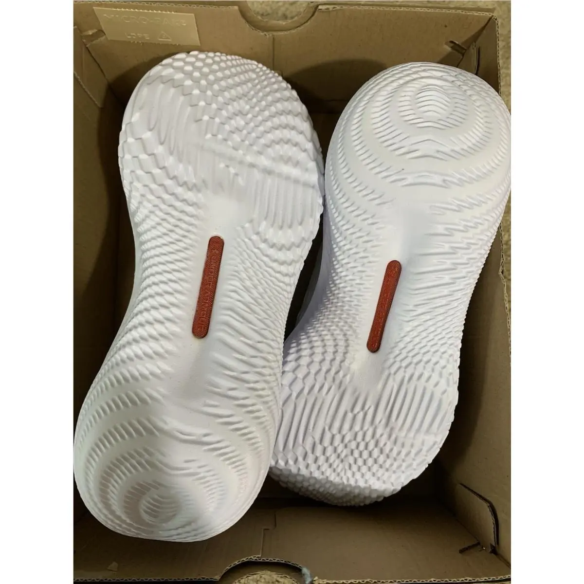 Under Armour shoes - Under Armour Flow Breakthru 5 - 6003104-100 - White 1