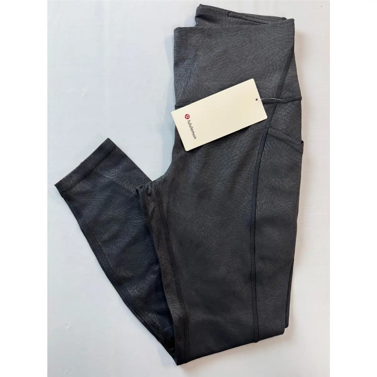 Lululemon clothing - Ripple Emboss Black 8