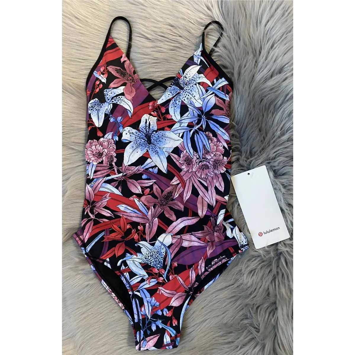 Lululemon clothing - LLMI 2