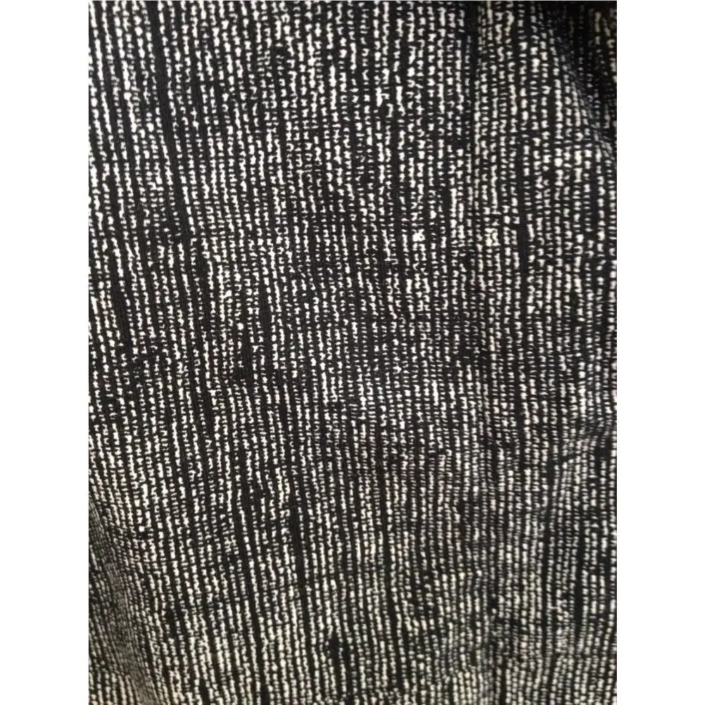 Lululemon clothing - Burlap Texture Black Dune 5