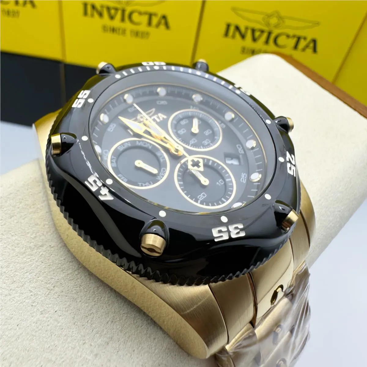 Invicta 31611 Pro Diver Black Dial Gold Tone Stainless Steel Chrono Men`s Watch
