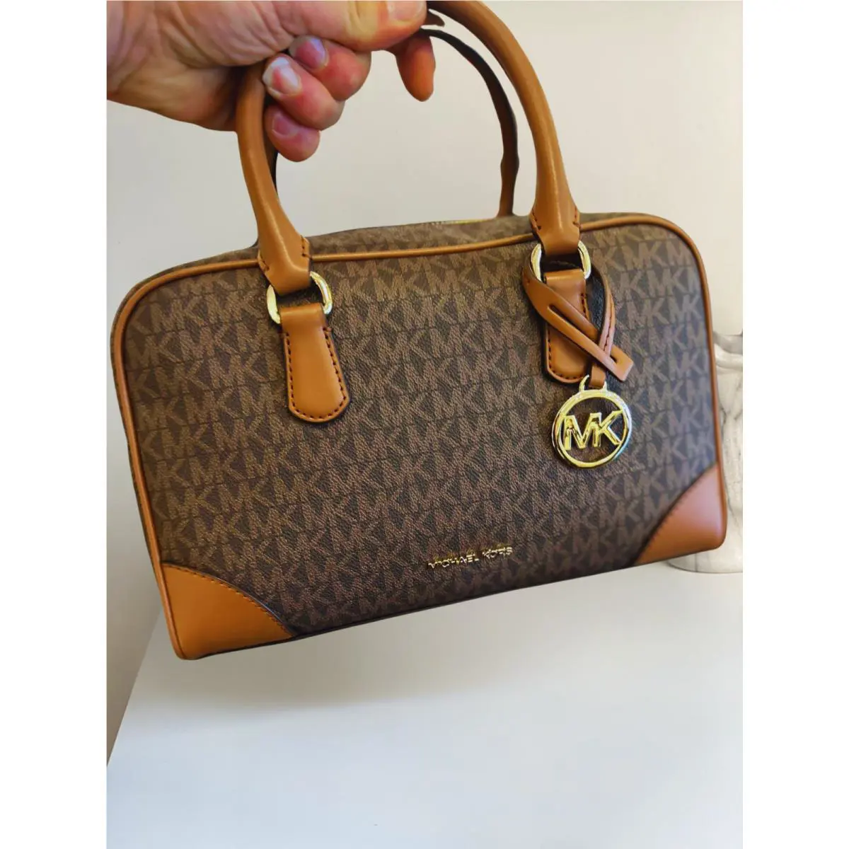 Michael Kors Thompson Medium Duffle Satchel Bag Handbag Purse Brown Messenger MK