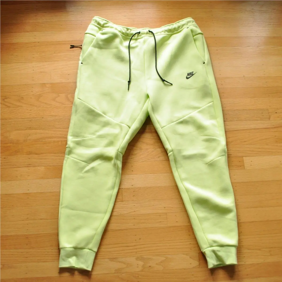 Nike Tech Fleece Joggers Sweatpants Barely Volt HV0959-736 Men`s Size XL