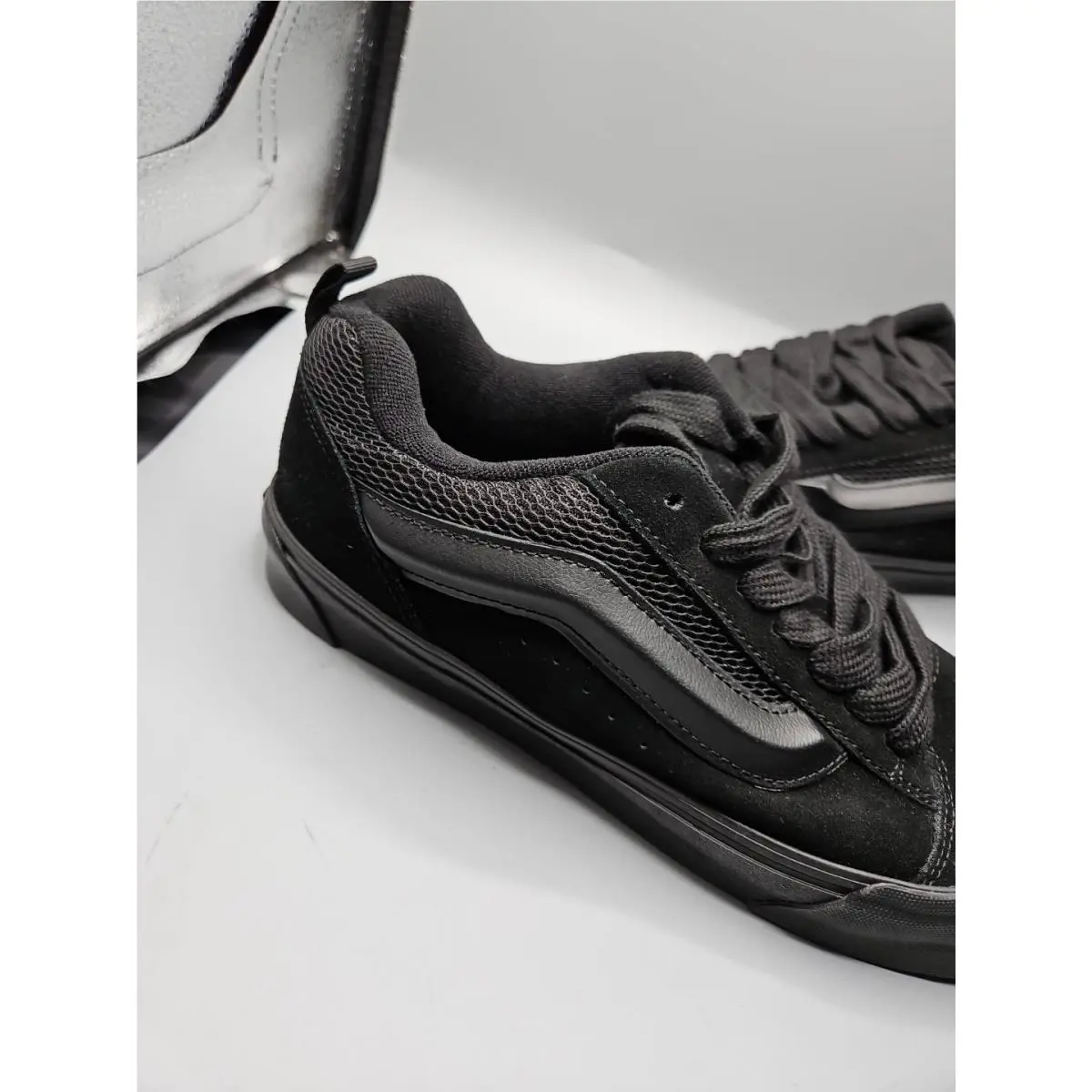Vans shoes - VANS Knu Skool - Knu Skool - VN0009QCBKA - Black 0