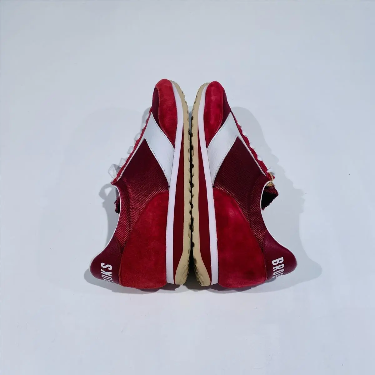 Brooks shoes - Red 9