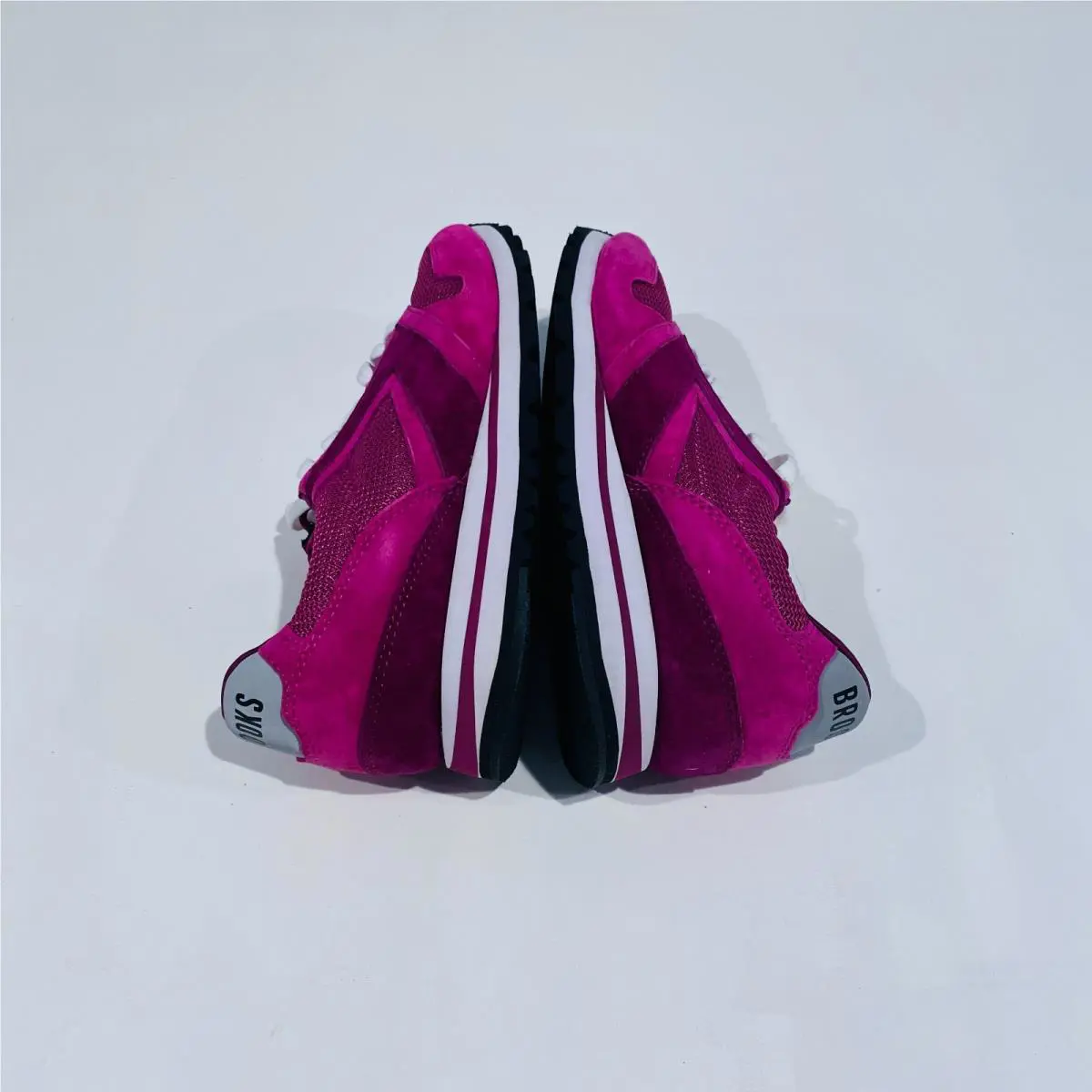 Brooks shoes - Pink 1