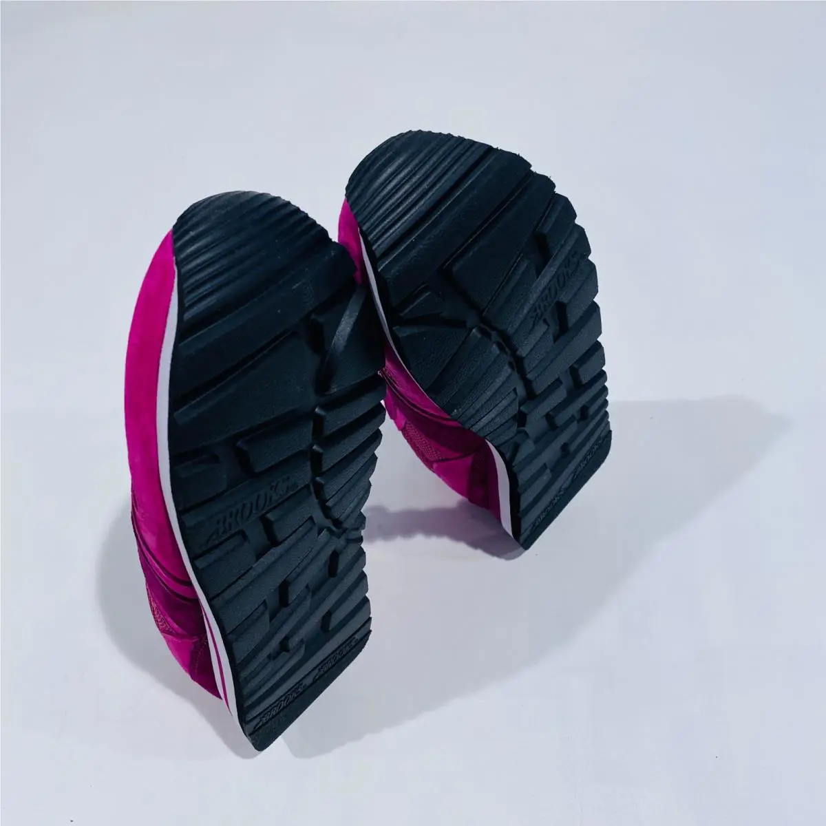 Brooks shoes - Pink 2