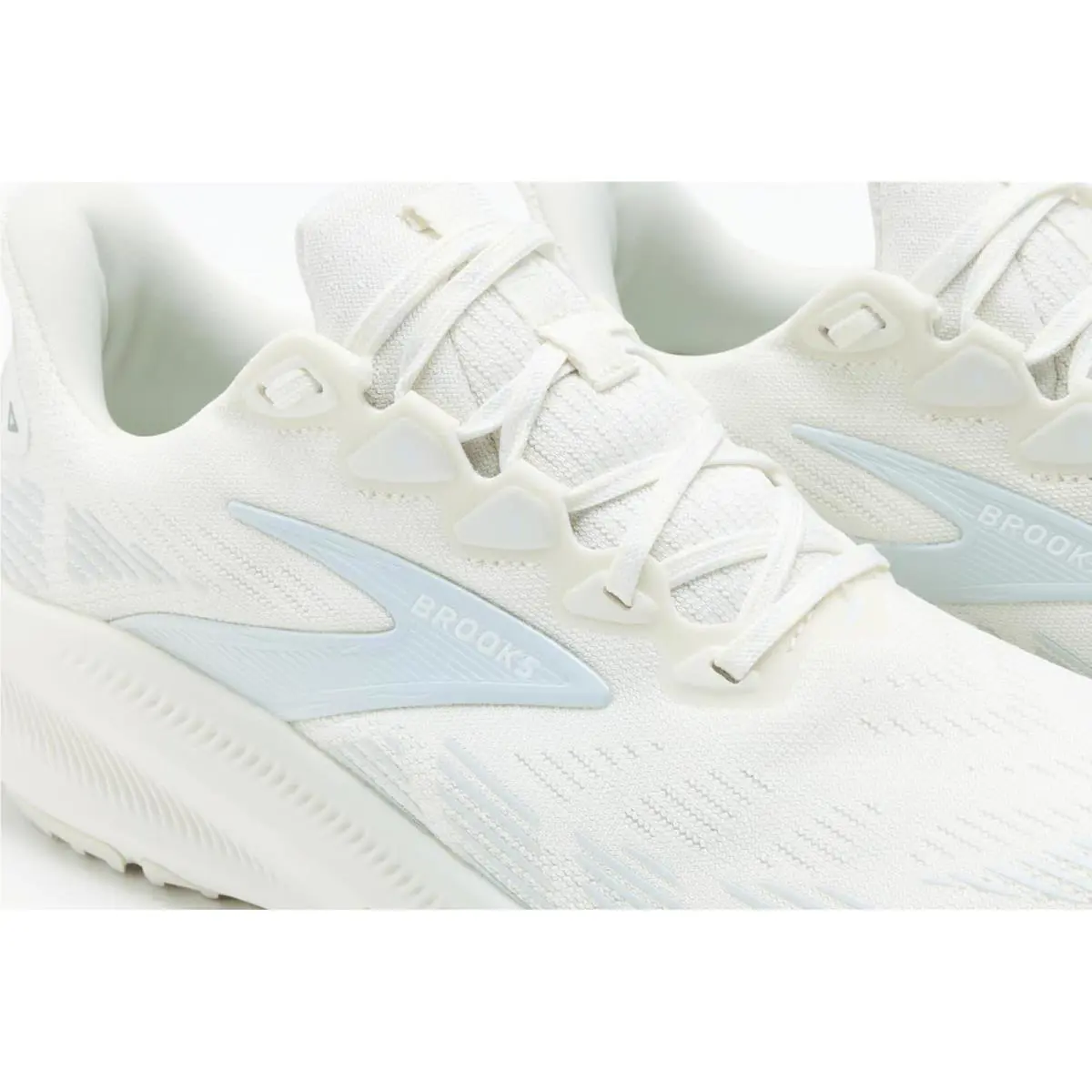 Brooks shoes - Coconut/Bluewash/Skywriting 4