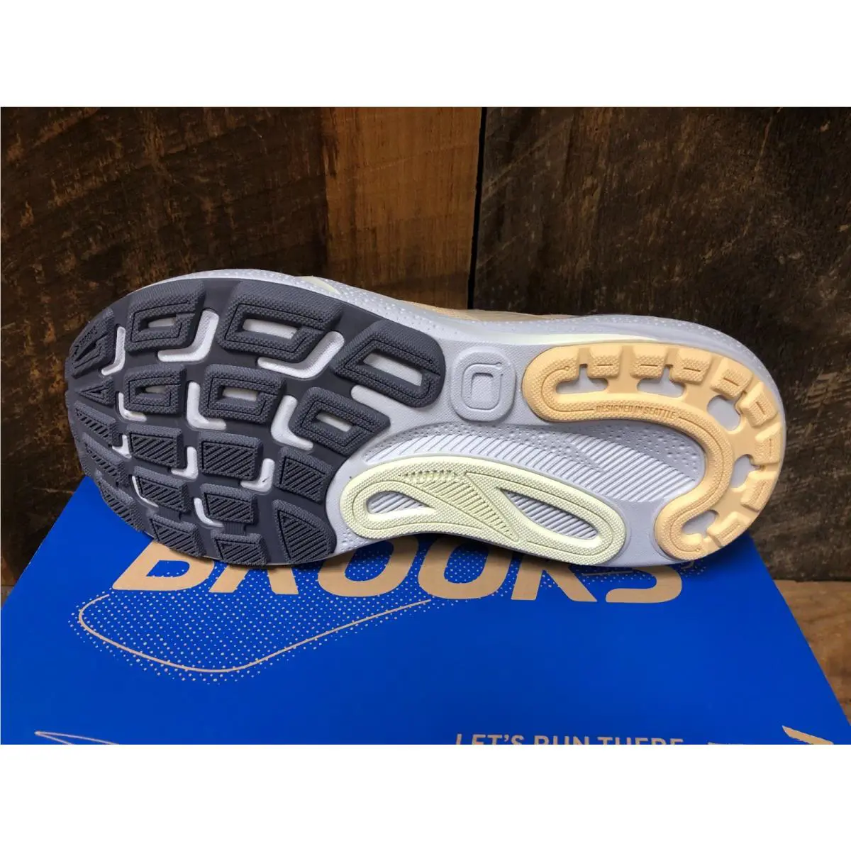 Brooks shoes - Brooks Adrenaline GTS 24 - Adrenaline GTS - Sherbert 2