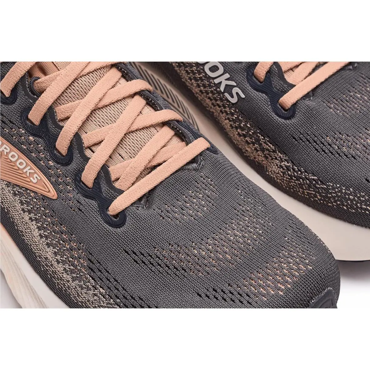 Brooks shoes - Black/Black/Ebony 60