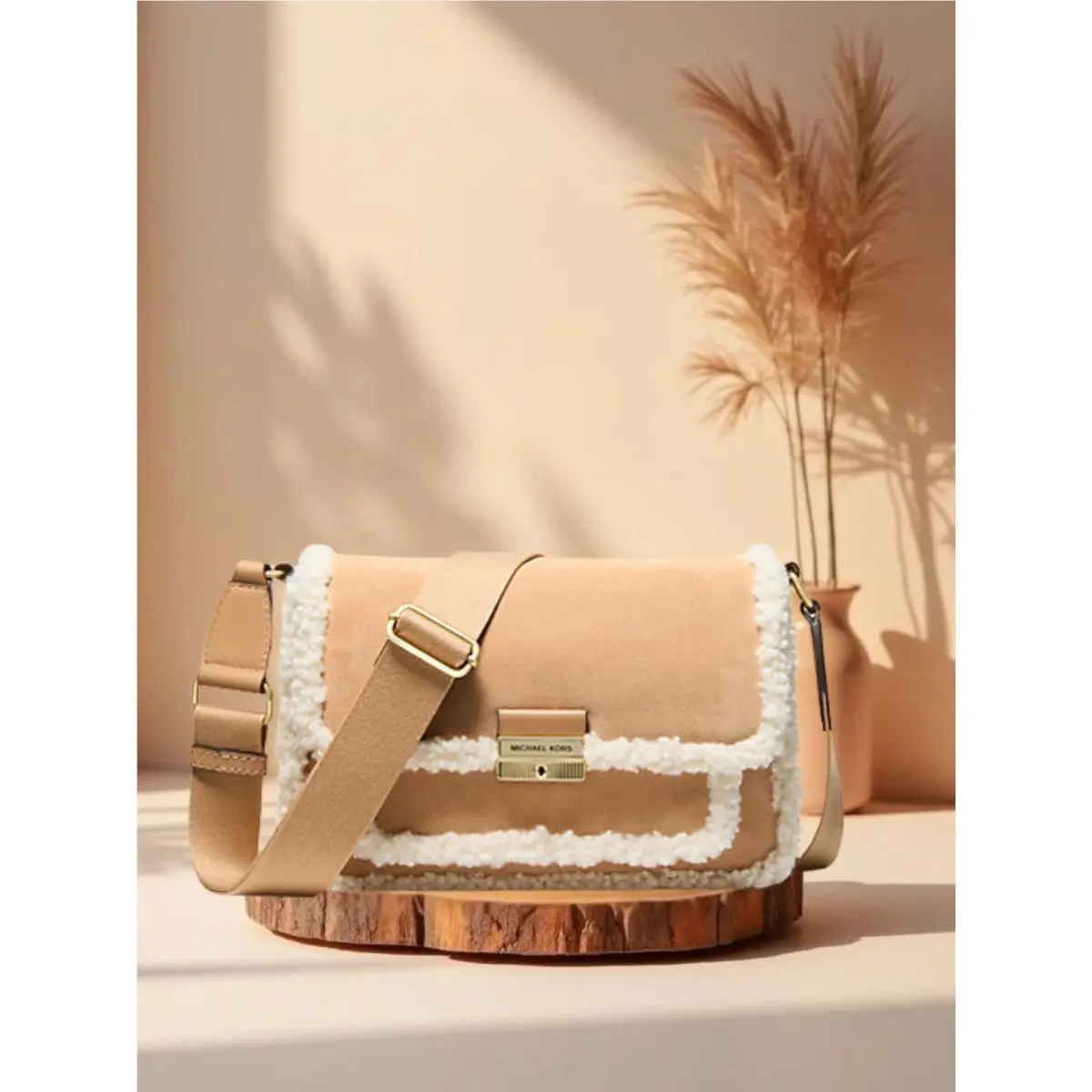 Michael Kors Bradshaw Medium Suede Shearling Messenger Leather Bag Peanut