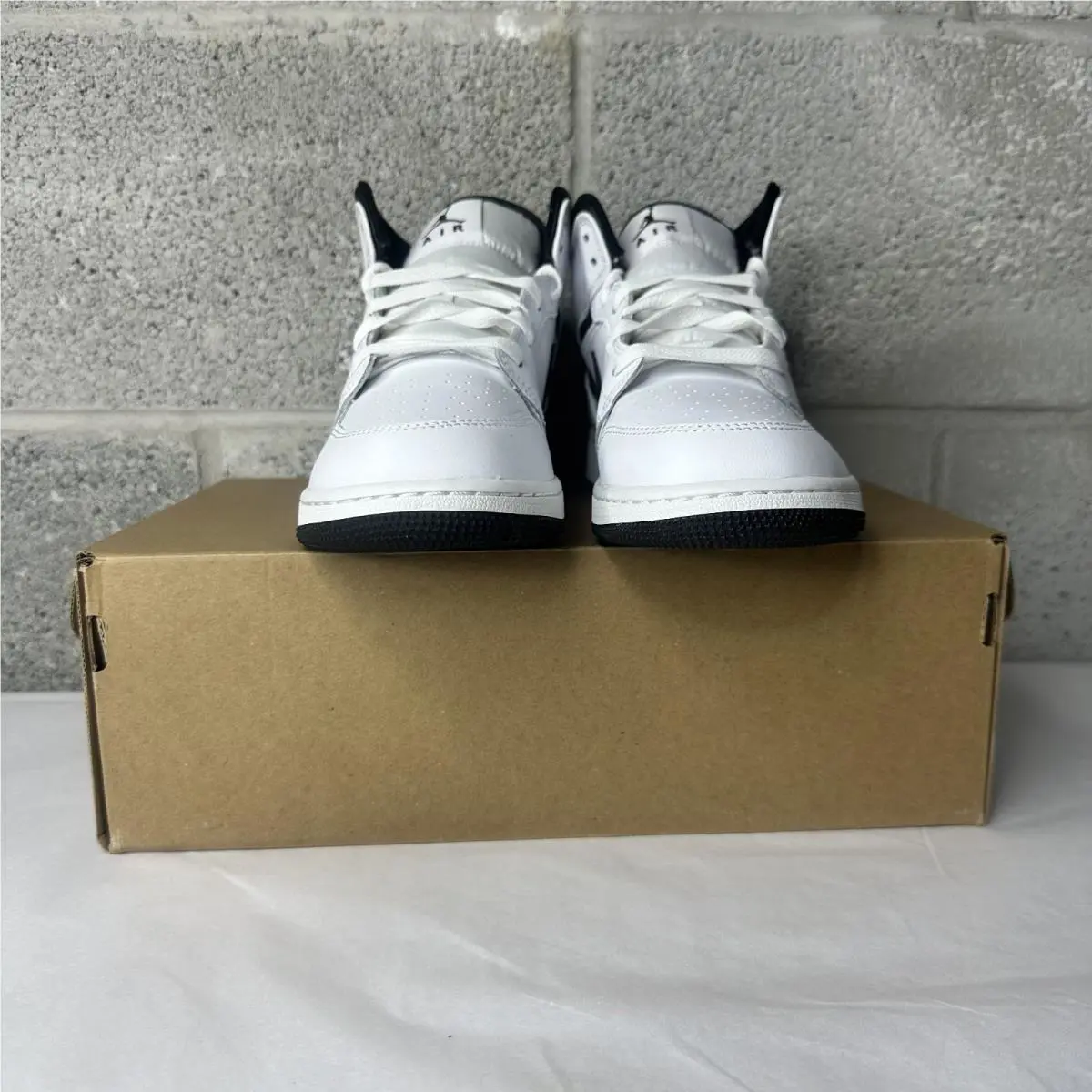 Nike shoes - Air Jordan 1 - Air - DQ8423-132 - White 1