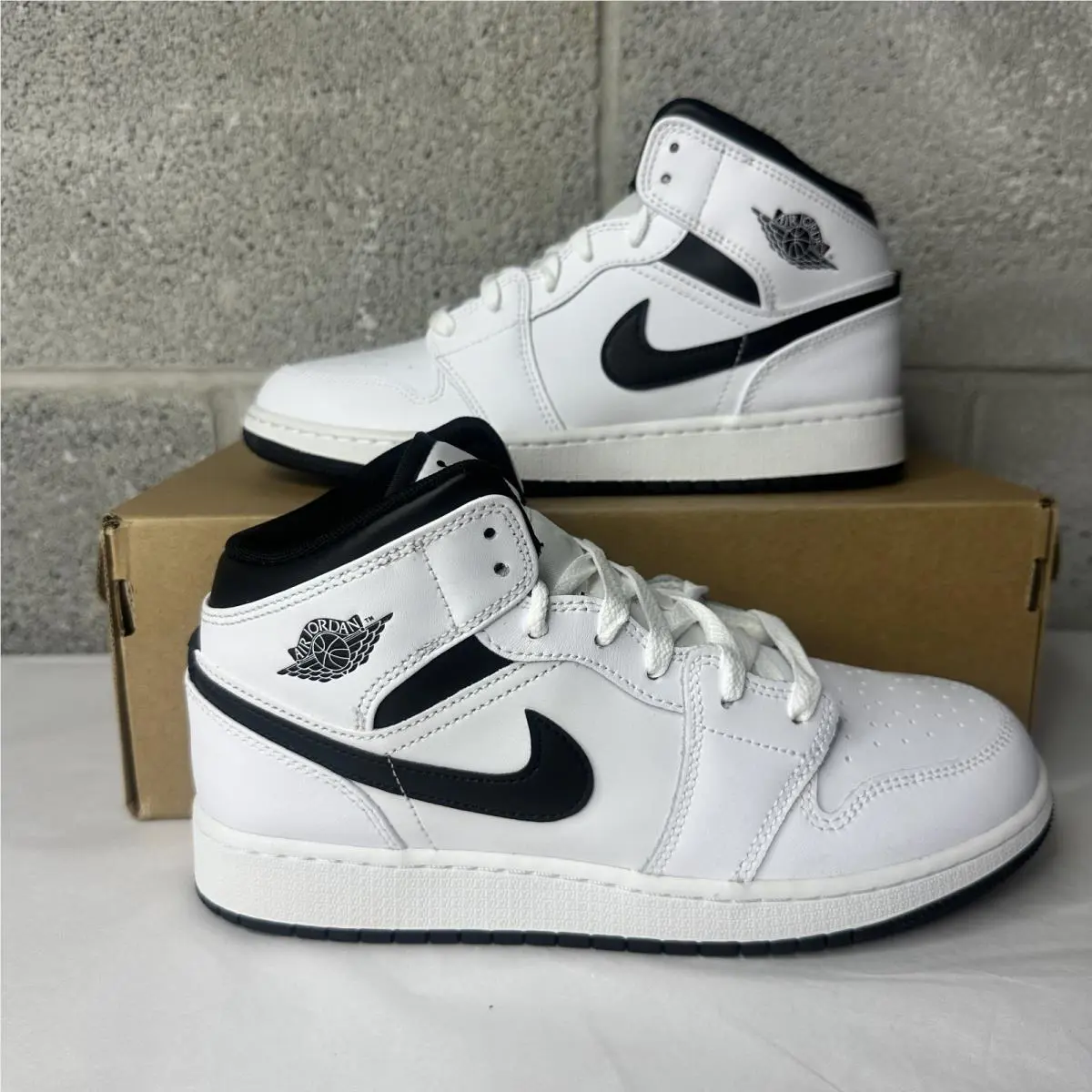 Nike shoes - Air Jordan 1 - Air - DQ8423-132 - White 0