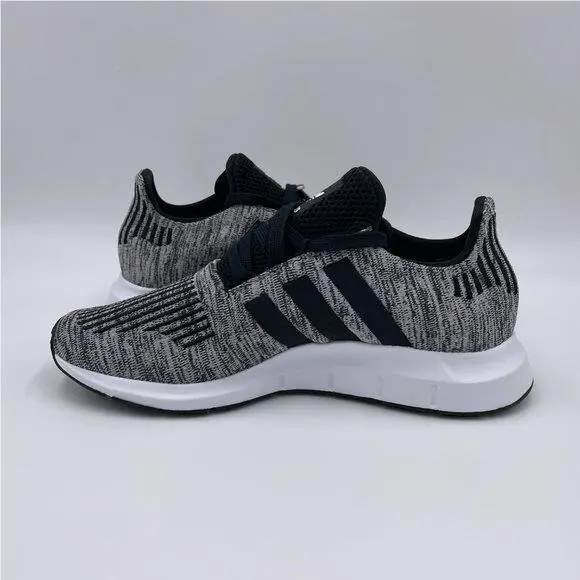 Adidas shoes - adidas Swift Run - Swift Run - Gray 0