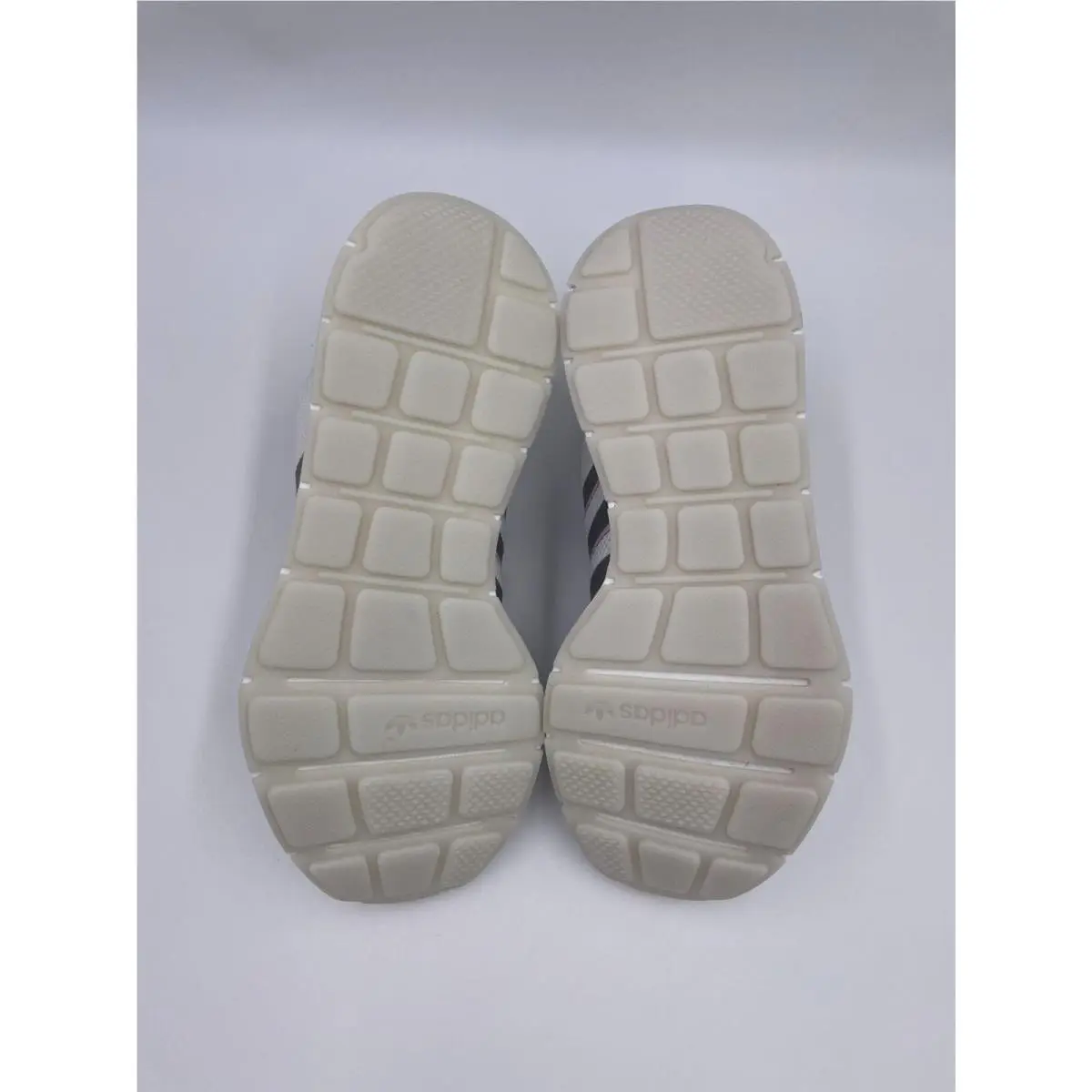 Adidas shoes - adidas Swift Run - Swift Run - White 14