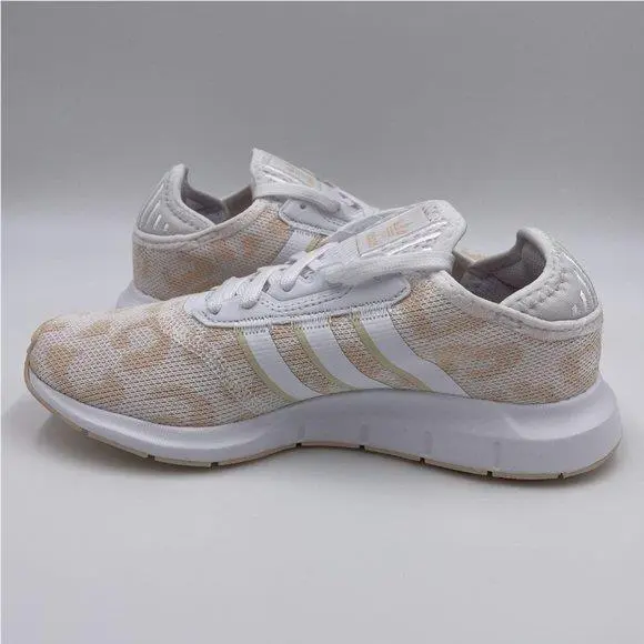 Adidas shoes - adidas Swift Run - Swift Run - White 0