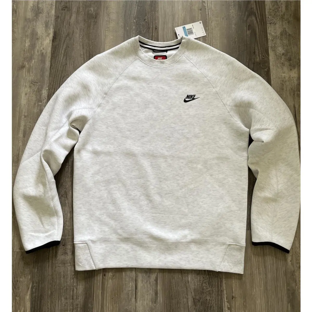 Nike clothing - White (UPC: 0196974953234) 0