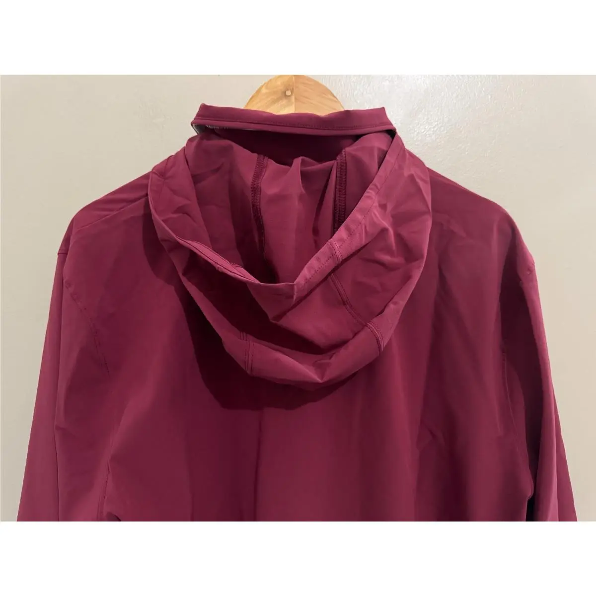 Nike clothing - Red (UPC: 197594080867) 6