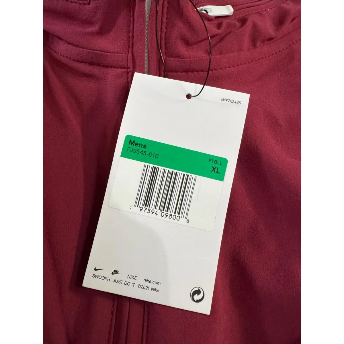 Nike clothing - Red (UPC: 197594080867) 7