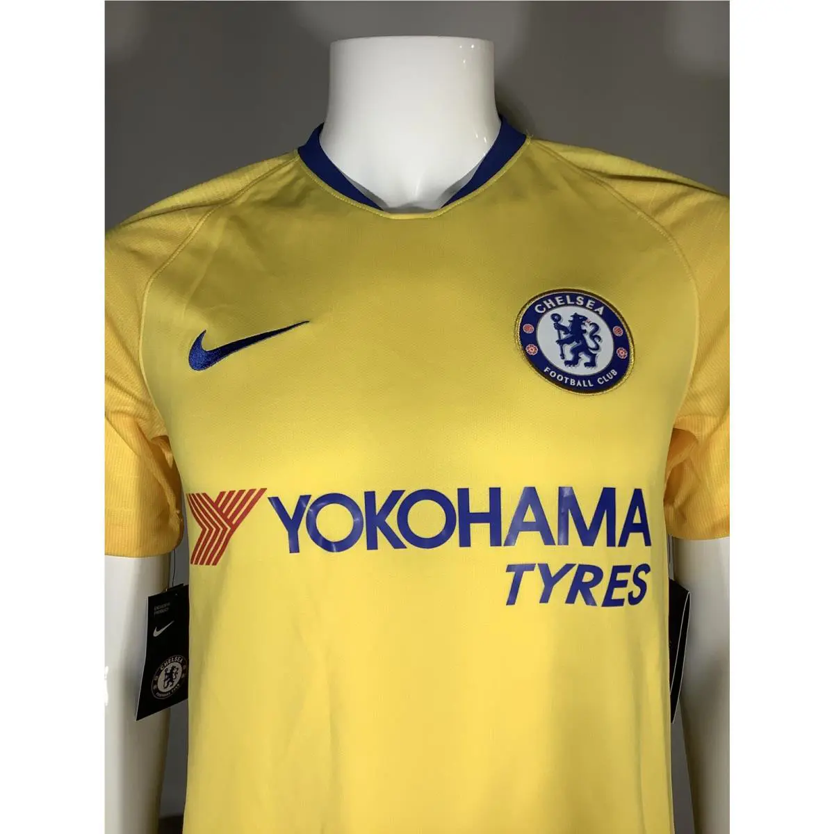 Nike clothing - 2018-19 - 919008-720 - Yellow (UPC: 888413665142) 0