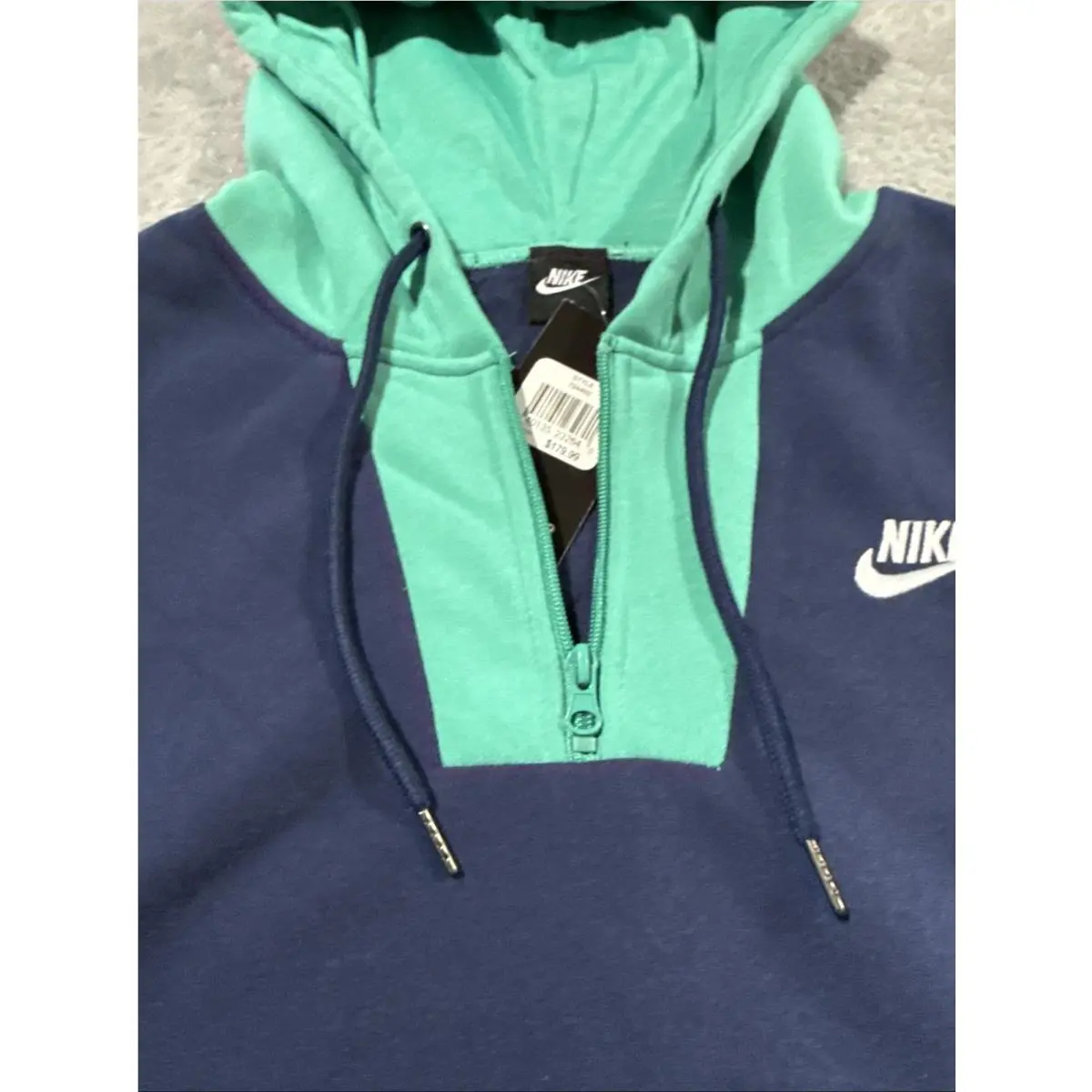 Nike clothing - Blue (UPC: 640135232640) 3