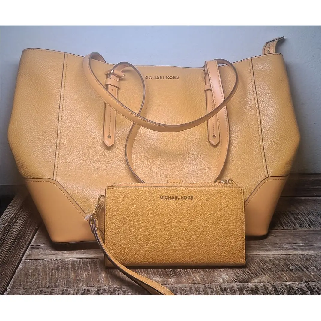 Aria Cider Large Leather Tote Bag w Jet Set Wristlet Dust Cover by Michael Kors