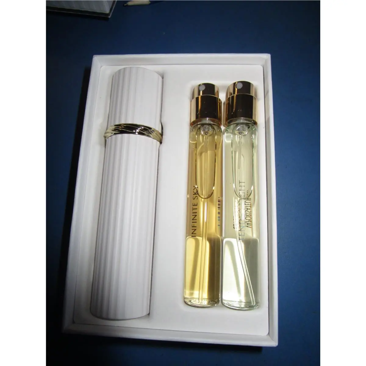 Estee Lauder Luxury Collection Atomizer Case with 3 Travel Size Sprays