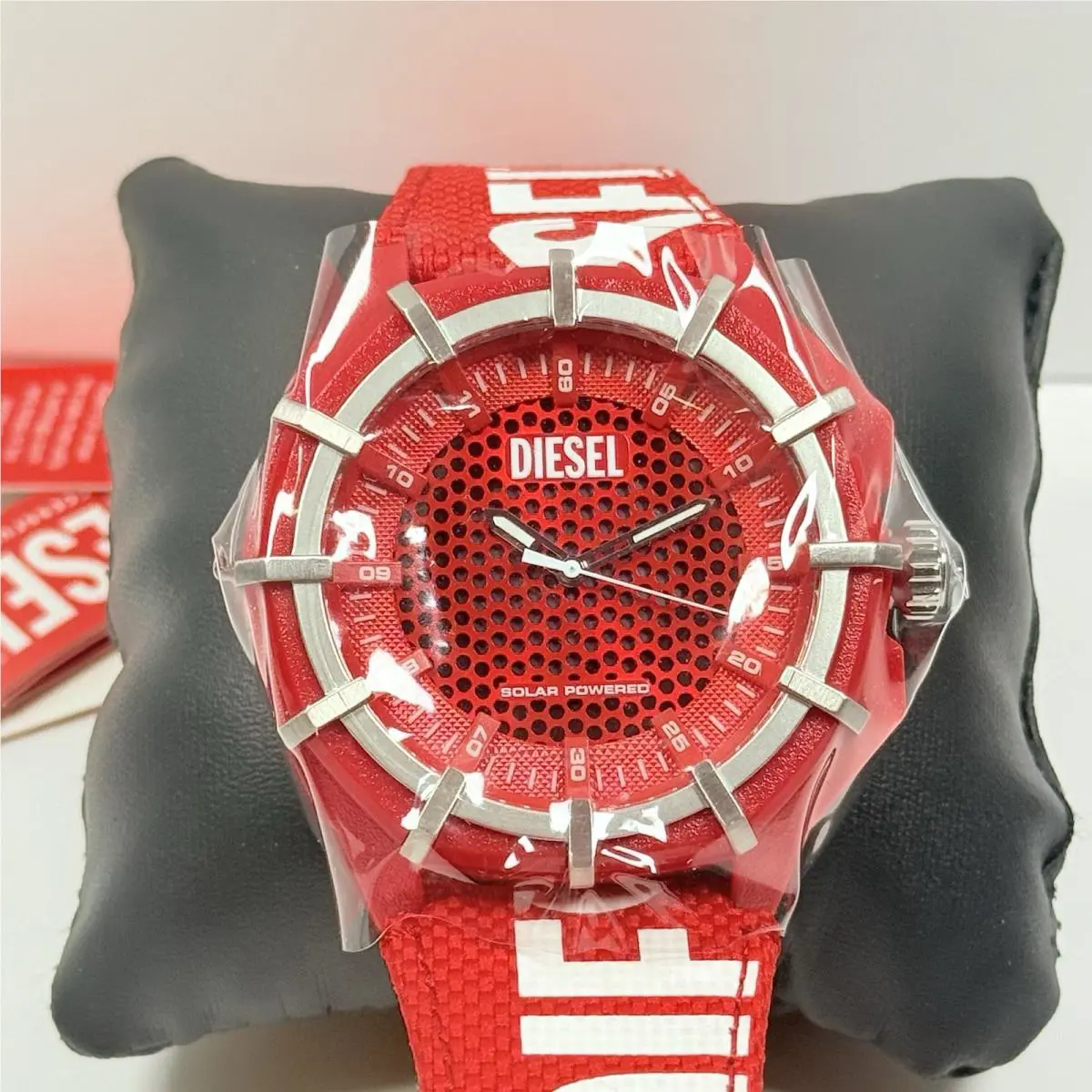 New-diesel DZ4621 Eco-friendly Solar-powered Red Rpet Men’ Watch