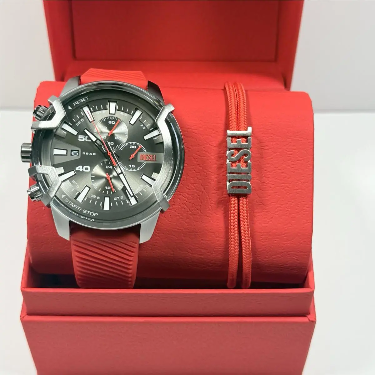 Diesel Griffed DZ4673SET Black Dial Red Silicone Bracelet Men’s Watch