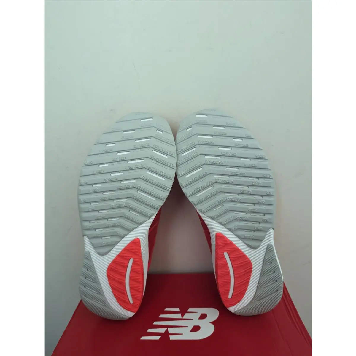 New Balance shoes - Electric red 2