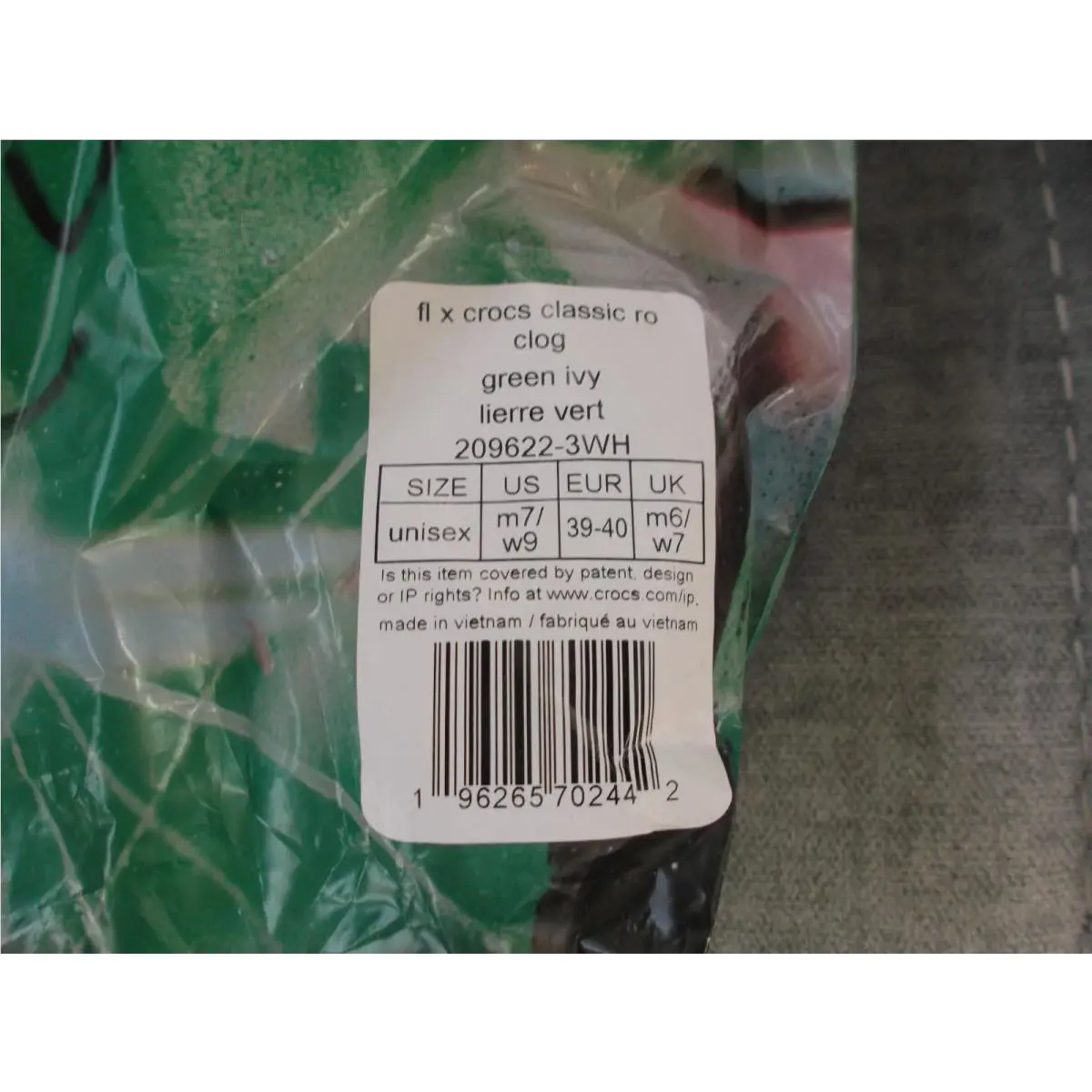 Crocs shoes - Green (UPC: 196265702442) 0
