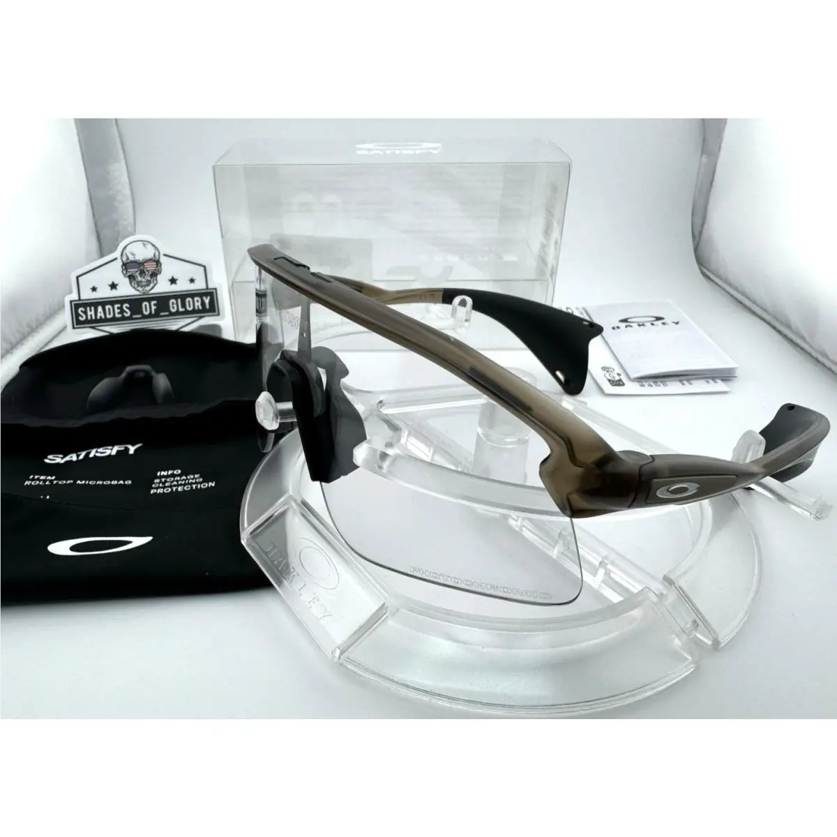Oakley Stunt Devil Satisfy Matte Brown Smoke Photochromic Sunglasses OO9517-13