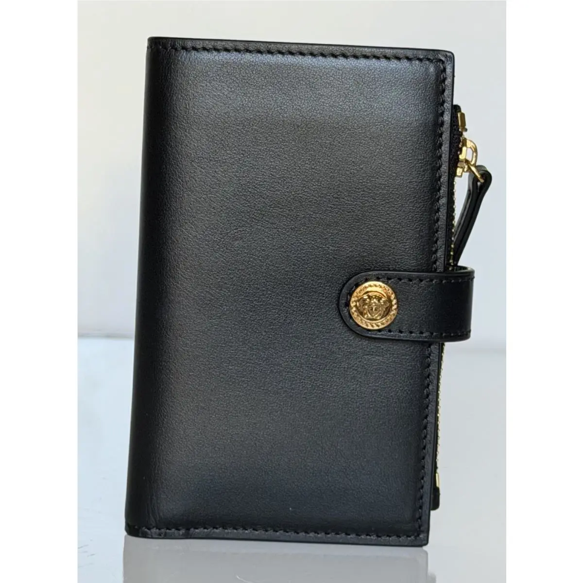 Versace Medusa Head Black Calf Leather Compact Card Wallet 1002897 Italy