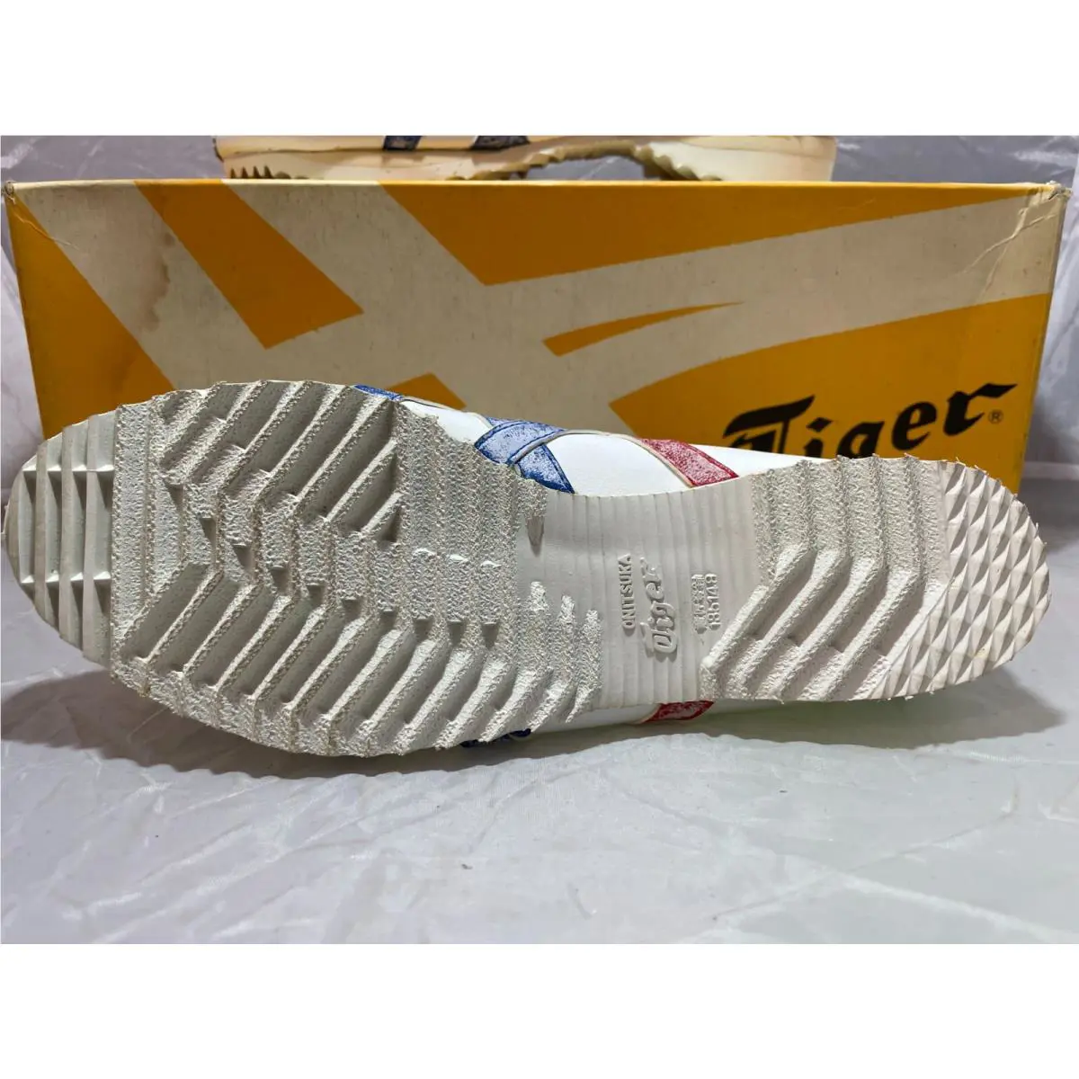 Asics shoes - ASICS Tiger Runner - Tiger Runner - White 3