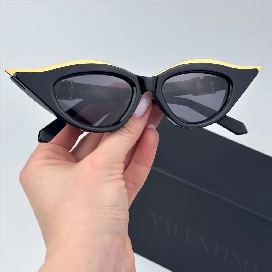 Valentino Women Sunglasses Black Gold Grey Cat Eye V-goldcut-ii VLS-114A 49