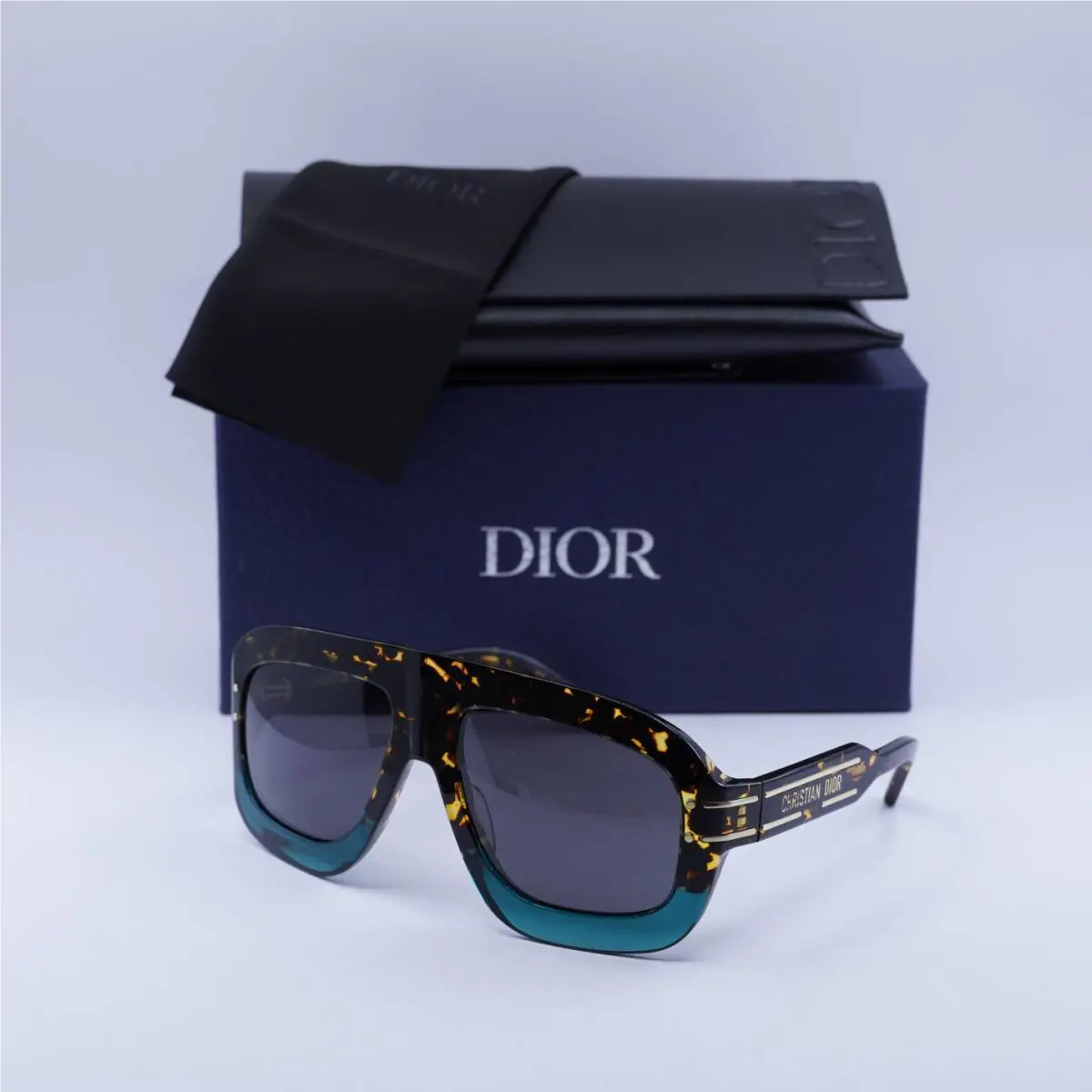 signature M1U 27A0 Havana/grey 58-17-125 Sunglasses by Dior