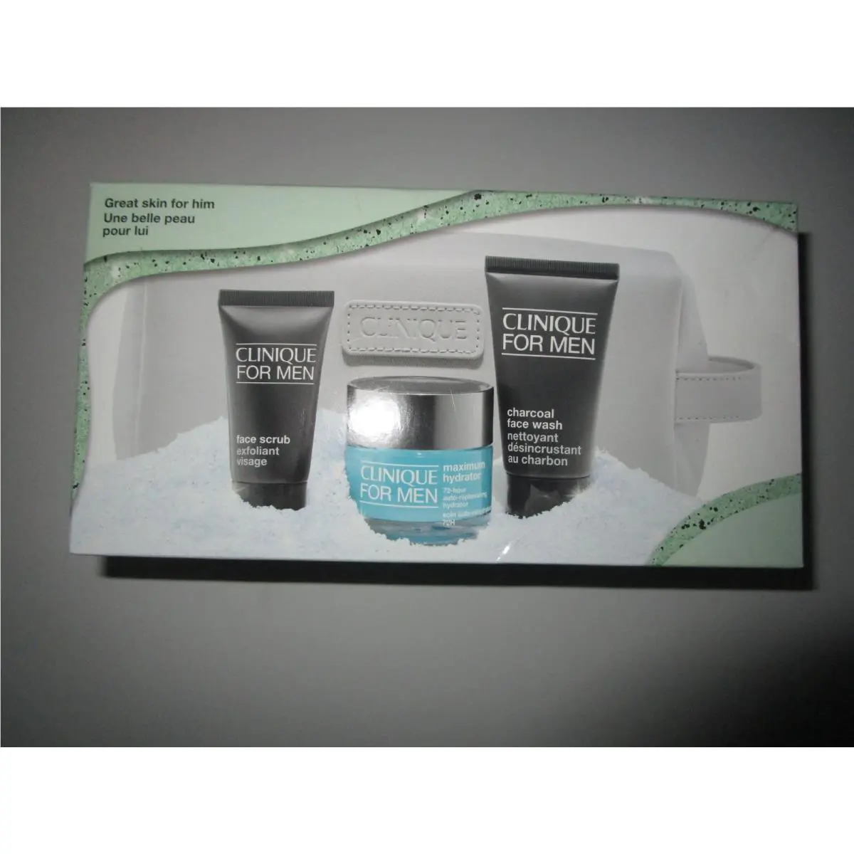 Clinique For Men Set Maximum Hydrator 1.7 Oz Charcoal Face Wash + Scrub 1 Oz Bag