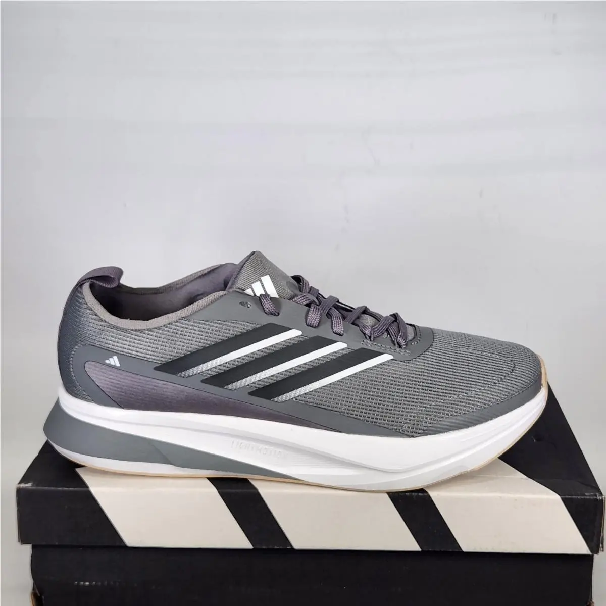 Size 9.5 - Adidas Jogit - Grey / White - Mens - JR0864