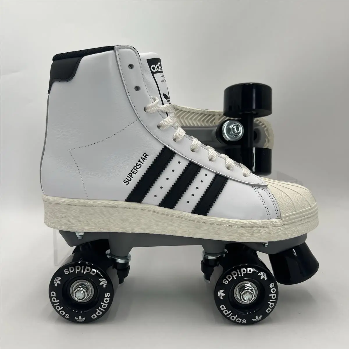 Womens Size 7.5 Adidas Superstar 82 White Black Roller Skate JS4038