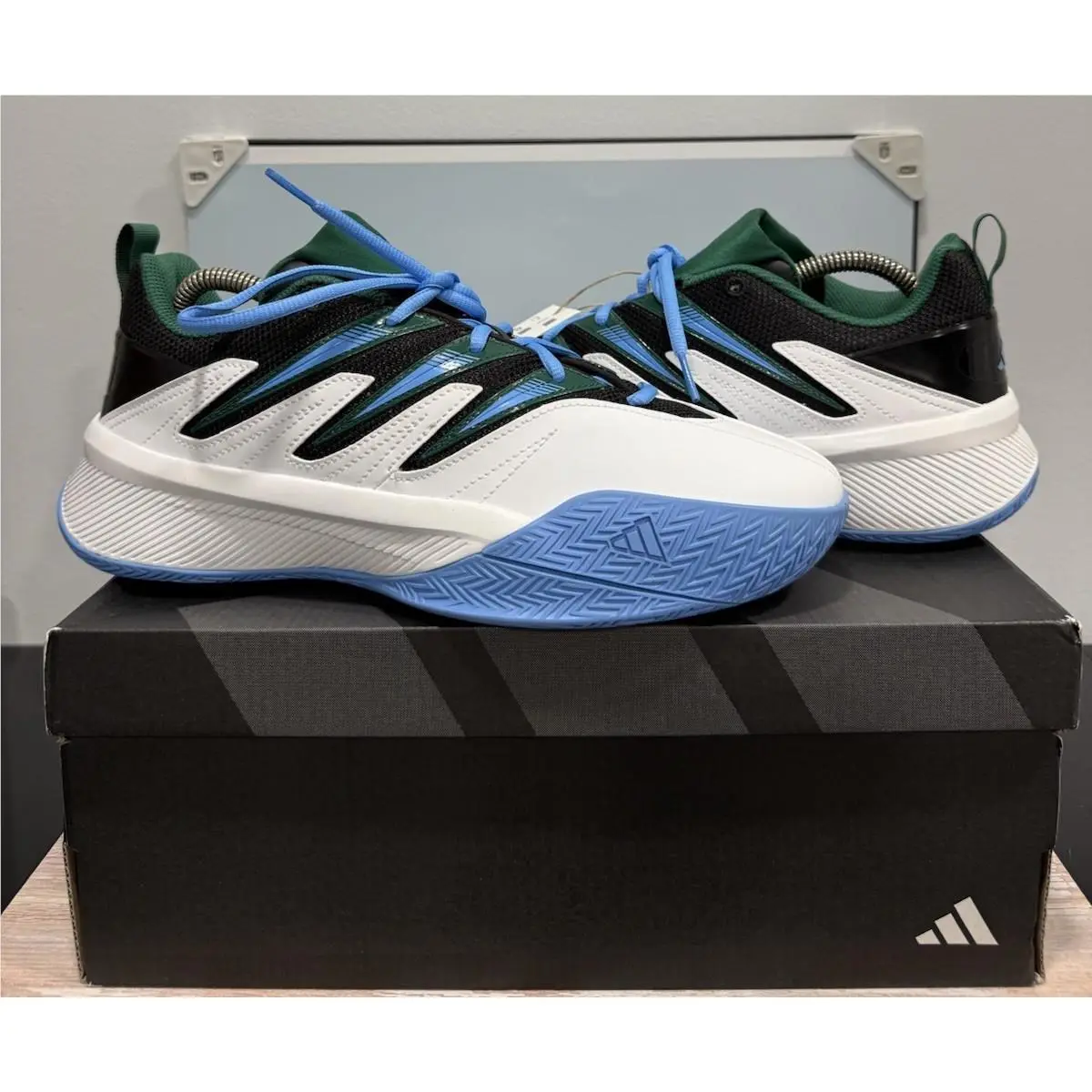 Adidas Dame Certified 3 Low Milwaukee Bucks Mens 9 Cloud White/green/blue J11541