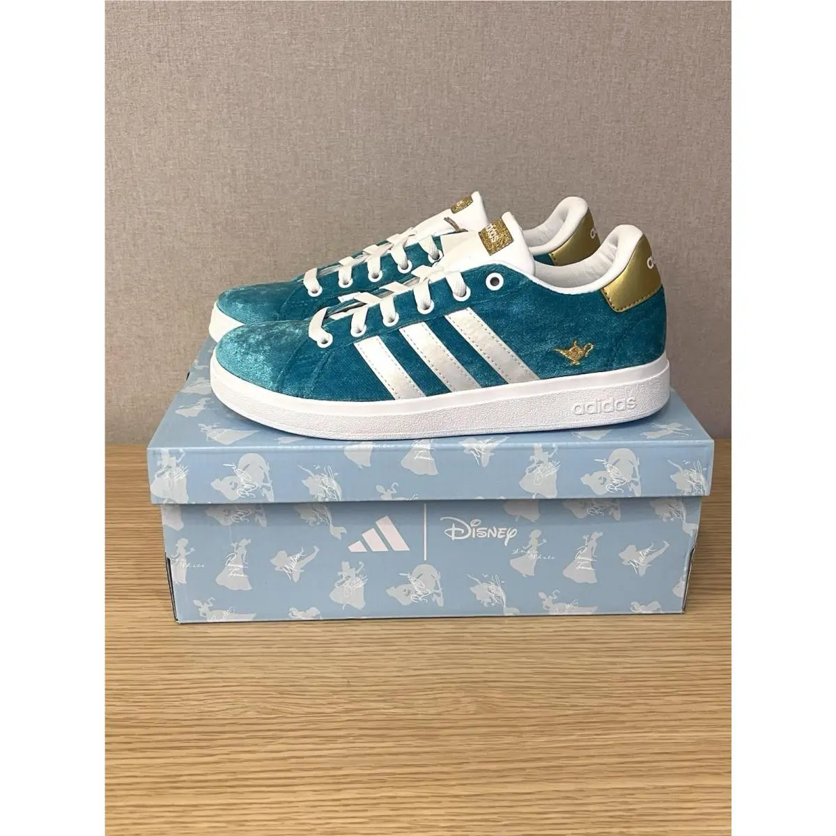 Adidas X Disney Princess Jasmine Grand Court 2.0 Sneaker Girls Size 4