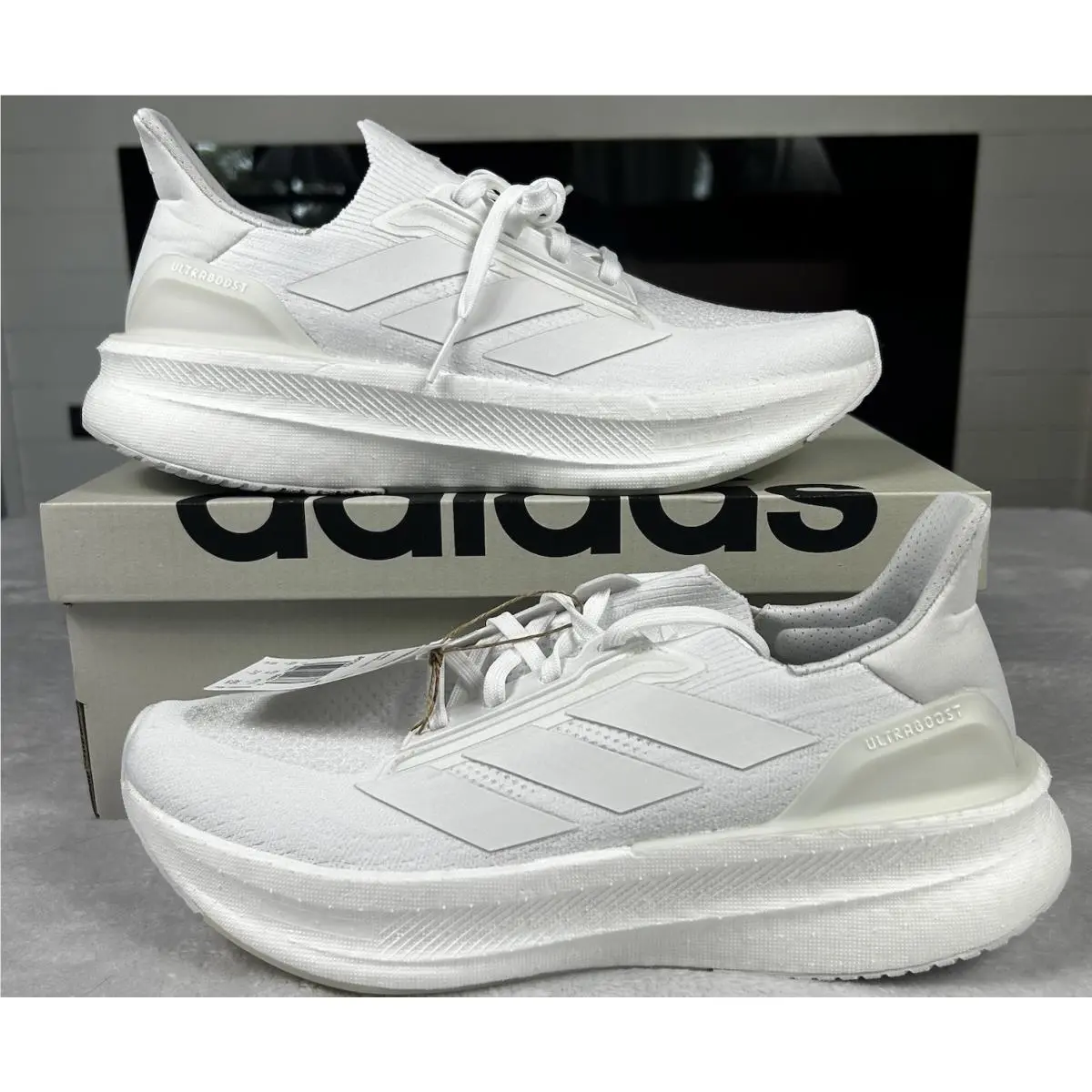 Adidas Women`s Ultraboost 5X Athletic Running Shoes Size 10 White Sneaker JH7252 - White
