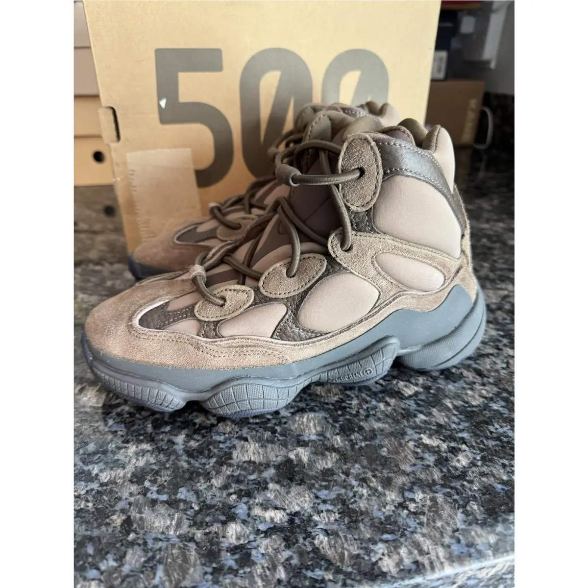 GX4553 Adidas Yeezy Men`s 500 High Taupe Black Sneakers Sz 5.5